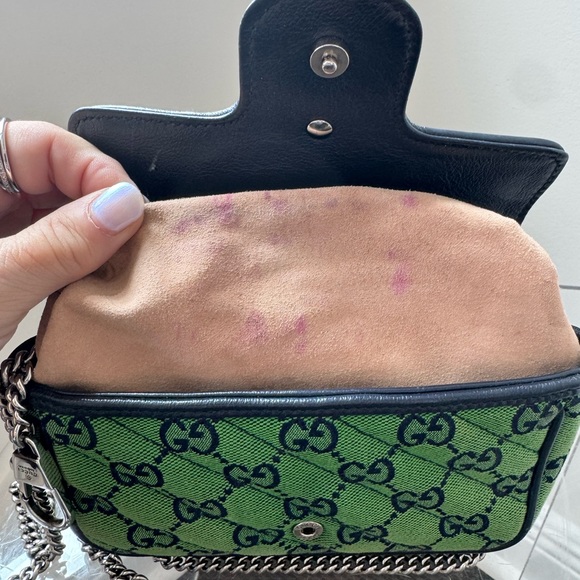 Gucci Green Marmont GG Quilted Crossbody Bag in green - Picture 10 of 11